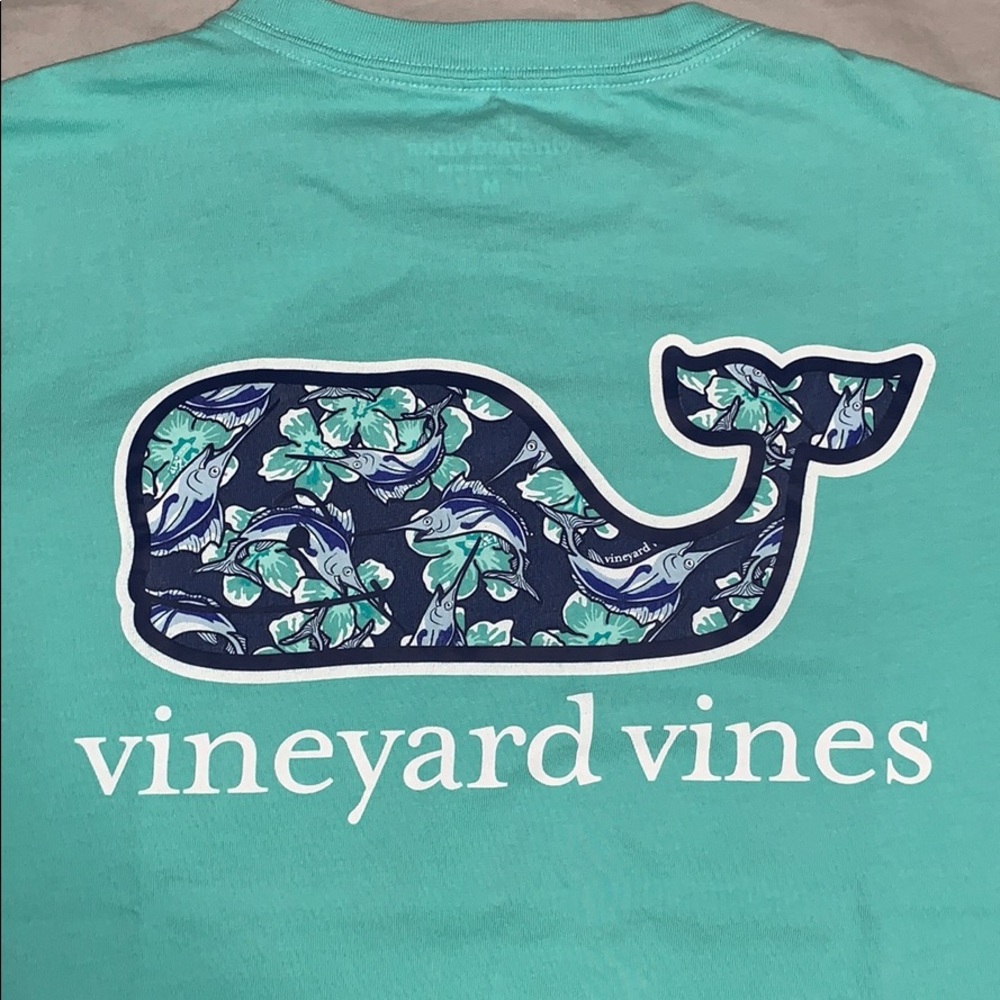 Vineyard Vines tee